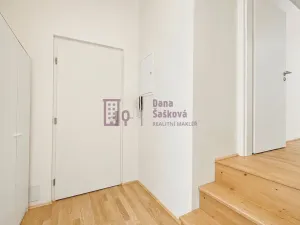 Pronájem bytu 2+kk, Jindřichův Hradec - Jindřichův Hradec III, Na Piketě, 36 m2