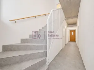Pronájem bytu 2+kk, Jindřichův Hradec - Jindřichův Hradec III, Na Piketě, 36 m2