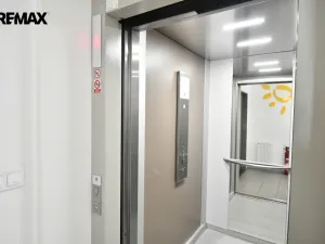 Pronájem bytu 1+kk, Hradec Králové - Nový Hradec Králové, Slunečná, 32 m2