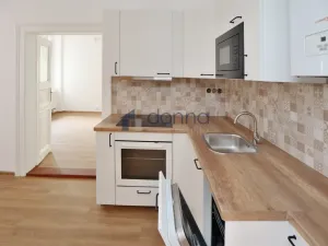 Pronájem bytu 2+1, Praha, Štěpánská, 48 m2
