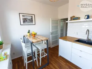 Pronájem bytu 2+kk, Praha - Karlín, Pobřežní, 56 m2