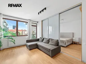 Prodej bytu 2+kk, Praha - Holešovice, Osadní, 54 m2