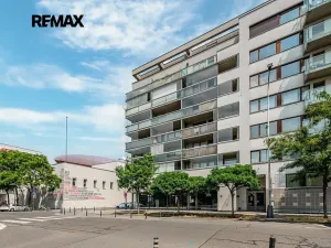 Prodej bytu 2+kk, Praha - Holešovice, Osadní, 54 m2