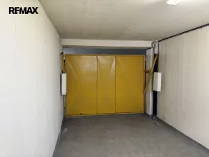 Prodej garáže, Praha - Chodov, Holušická, 18 m2