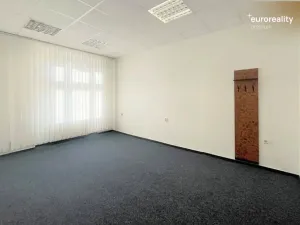 Pronájem kanceláře, Mariánské Lázně, třída Vítězství, 15 m2