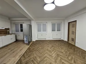 Pronájem bytu 2+1, Kladno, Vítězná, 56 m2