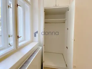 Pronájem bytu 2+kk, Praha, Velvarská, 38 m2