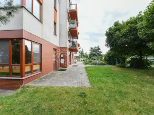 Prodej obchodního prostoru, Jesenice, Cedrová, 56 m2