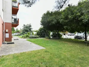 Prodej obchodního prostoru, Jesenice, Cedrová, 56 m2