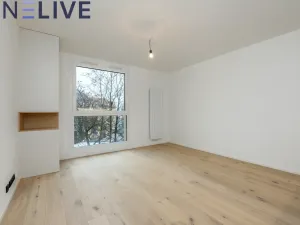 Pronájem bytu 1+kk, Praha, Krymská, 36 m2