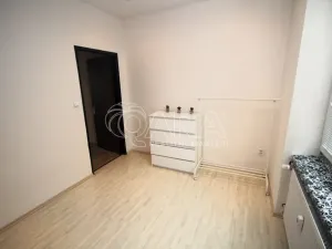 Pronájem bytu 2+kk, Praha - Strašnice, Ke Strašnické, 36 m2