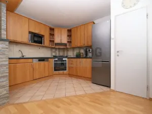 Pronájem bytu 3+kk, Praha - Vršovice, Tádžická, 80 m2