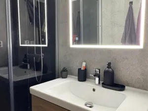 Prodej bytu 2+kk, Praha, Bazovského, 42 m2