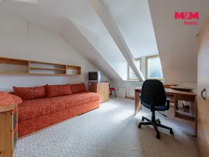 Prodej bytu 3+1, Ostrov, Masarykova, 87 m2