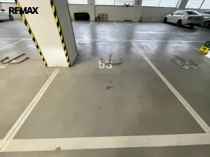 Pronájem garážového stání, Třebíč - Borovina, Tomáše Bati, 13 m2