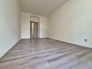 Pronájem bytu 1+1, Hradec Králové, Komenského, 34 m2