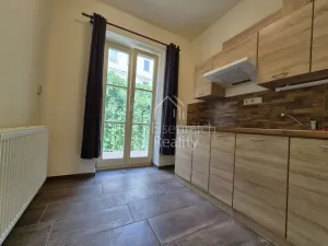 Pronájem bytu 1+1, Hradec Králové, Komenského, 34 m2