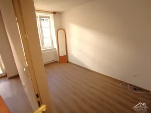 Pronájem bytu 2+kk, Jihlava, Komenského, 52 m2