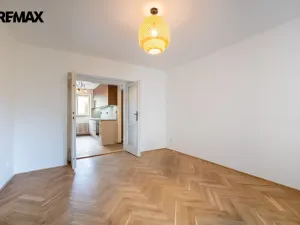 Pronájem bytu 2+1, Hradec Králové, Ladova, 56 m2