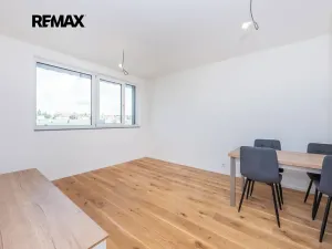 Prodej bytu 2+kk, Praha - Radlice, U Komína, 41 m2