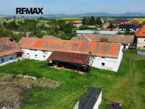 Prodej zemědělského objektu, Počedělice, 2500 m2