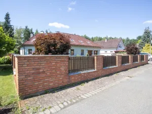 Prodej rodinného domu, Sezemice - Veská, 400 m2