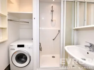 Prodej bytu 3+1, Praha - Modřany, Levského, 74 m2