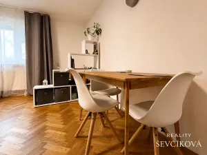 Pronájem bytu 2+1, Pardubice, Jiránkova, 63 m2