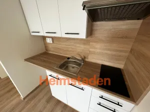 Pronájem bytu 1+kk, Orlová - Lutyně, Masarykova třída, 27 m2