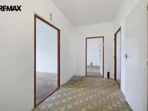 Prodej bytu 3+1, Hroznětín, Sídliště, 73 m2