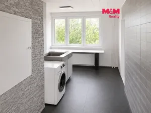 Pronájem bytu 3+1, Cheb, Stavbařů, 60 m2