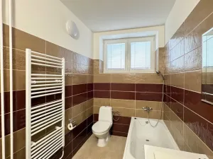 Pronájem bytu 2+kk, Krnov - Pod Bezručovým vrchem, Petrovická, 57 m2