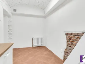 Prodej atypického bytu, Praha, Jagellonská, 16 m2