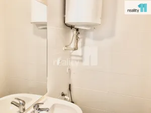 Pronájem bytu 2+kk, Praha - Hrdlořezy, Českobrodská, 35 m2