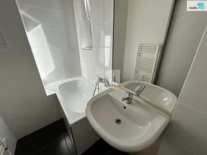 Pronájem bytu 2+kk, Praha - Hrdlořezy, Českobrodská, 35 m2