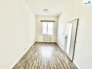 Pronájem bytu 2+kk, Praha - Hrdlořezy, Českobrodská, 35 m2