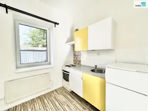 Pronájem bytu 2+kk, Praha - Hrdlořezy, Českobrodská, 35 m2