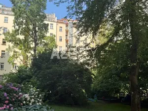 Pronájem bytu 1+kk, Praha - Bubeneč, Jaselská, 29 m2
