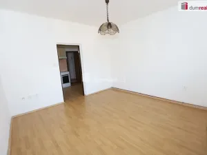 Pronájem bytu 1+1, Bečov nad Teplou, Nádražní, 33 m2