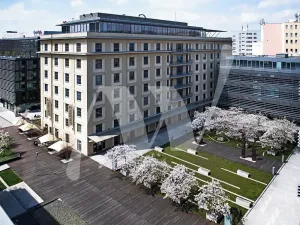 Pronájem kanceláře, Praha - Holešovice, Jankovcova, 653 m2