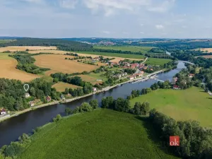 Prodej chaty, Týn nad Vltavou - Hněvkovice na levém břehu Vltavy, 80 m2