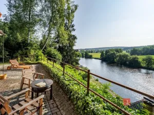 Prodej chaty, Týn nad Vltavou - Hněvkovice na levém břehu Vltavy, 80 m2
