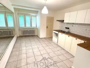 Prodej bytu 2+1, Praha - Žižkov, Jeseniova, 71 m2