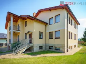 Pronájem vily, Jesenice, Vilová, 420 m2