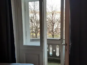 Pronájem bytu 2+kk, Praha - Smíchov, Arbesovo náměstí, 45 m2
