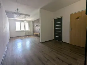 Pronájem bytu 2+1, Klášterec nad Ohří - Miřetice u Klášterce nad Ohří, Pionýrů, 60 m2