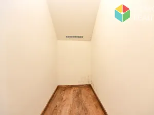 Prodej bytu 2+1, Králův Dvůr, Pod Hájem, 60 m2