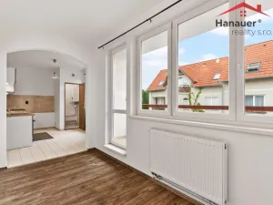 Prodej bytu 2+1, Nupaky, Slunečná, 47 m2