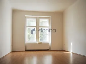 Pronájem bytu 2+1, Praha, 28. pluku, 70 m2