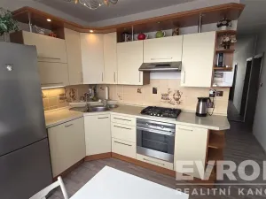 Pronájem bytu 3+1, Pardubice - Zelené Předměstí, Karla IV., 76 m2